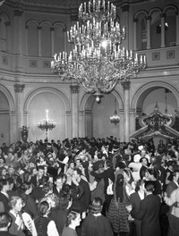 [Ảnh] Nhìn lại không khí rộn ràng đón năm mới thời Liên Xô