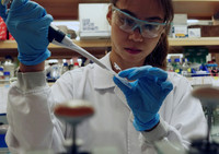 [ẢNH] Phát hiện thuốc có thể giảm 5.000 lần sự phát triển ARN của Covid-19