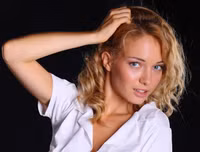 [ẢNH] Có nữ CĐV xinh đẹp nhất World Cup vẫn khiến Nga thua thảm?