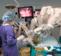 Cận cảnh robot phẫu thuật hiện đại có mặt tại Việt Nam