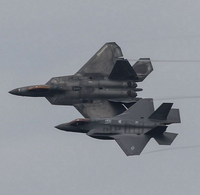 [ẢNH] Vì sao Mỹ lại che giấu kết quả đối kháng giữa F-22 và F-35?