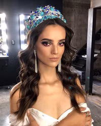 [ẢNH] Hút hồn vẻ đẹp của Tân Hoa hậu thế giới 2018