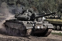 [ẢNH] Chiến tăng T-62M Nga vừa viện trợ cho Syria đã bị phiến quân đánh tan tành