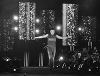 Con trai Tuấn Hưng lên sân khấu hát cùng bố trong liveshow của Khắc Việt