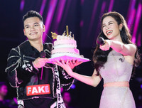 Con trai Tuấn Hưng lên sân khấu hát cùng bố trong liveshow của Khắc Việt