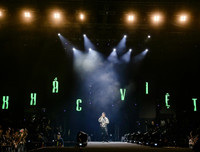 Con trai Tuấn Hưng lên sân khấu hát cùng bố trong liveshow của Khắc Việt