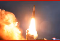 [ẢNH] Triều Tiên bất ngờ thử tên lửa đạn đạo 