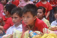 Chia sẻ yêu thương cho gần 1.000 trẻ em khó khăn ở Ba Vì