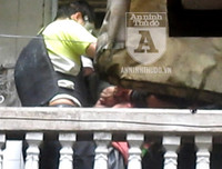 [ẢNH] Trấn áp đối tượng manh động cố thủ: Những khoảnh khắc căng như dây đàn