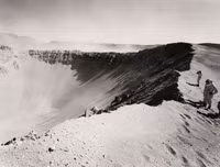 Khi bom nguyên tử được sử dụng để... mở đường