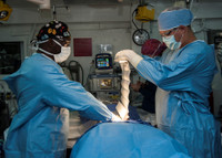 [ẢNH] Siêu tàu sân bay Mỹ cập cảnh Việt Nam, động thái nhỏ - ý nghĩa lớn