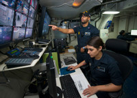 [ẢNH] Siêu tàu sân bay Mỹ cập cảnh Việt Nam, động thái nhỏ - ý nghĩa lớn