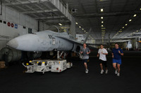 [ẢNH] Siêu tàu sân bay Mỹ cập cảnh Việt Nam, động thái nhỏ - ý nghĩa lớn