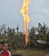 Hỏa hoạn tại giếng dầu tỉnh Aceh, Indonesia khiến hàng chục người thương vong