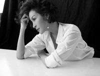 MC Thanh Mai mơ màng với khuôn màu đen trắng của nhiếp ảnh gia nước ngoài