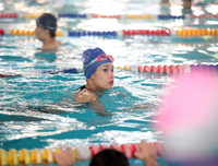 Bể bơi trong nhà hút khách những ngày nắng nóng