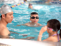 Bể bơi trong nhà hút khách những ngày nắng nóng