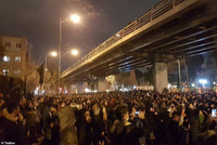 [ẢNH] Iran xảy ra biểu tình lớn đòi lãnh tụ tối cao từ chức