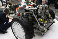 [ẢNH] Siêu xe của Tổng thống Putin được thương mại hóa, có thêm bản mui trần