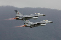 [ẢNH] Trung Quốc lo sợ khi Mỹ bán chiến đấu cơ trị giá 8 tỷ USD cho Đài Loan