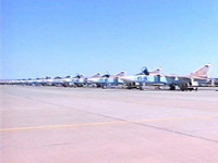 [ẢNH] Điều gì đang xảy ra khi An-124 lại tới Algeria để đưa Su-24 về Nga?