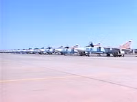 [ẢNH] Điều gì đang xảy ra khi An-124 lại tới Algeria để đưa Su-24 về Nga?