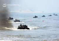 [ẢNH] Quân đội Trung Quốc bất ngờ diễn tập đổ bộ rầm rộ nhằm mục đích gì?
