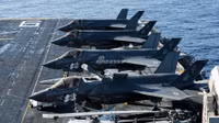 [ẢNH] Tàu đổ bộ tối tân nhất của Mỹ mang đầy F-35B tập trận tại Biển Đông