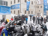 Dãy Alps tuyết lở - Ít nhất 12 người thiệt mạng vì tuyết lớn và gió mạnh ở Châu Âu