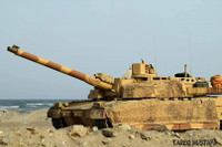 [ẢNH] Siêu tăng mạnh nhất phương Tây gục ngã tại Trung Đông, vì sao nên nỗi?