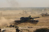 [ẢNH] Siêu tăng mạnh nhất phương Tây gục ngã tại Trung Đông, vì sao nên nỗi?