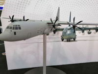 [ẢNH] Mỹ chào hàng Việt Nam tiêm kích và vận tải cơ tối tân tại triển lãm DSE 2019