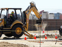 Cận cảnh nguyên mẫu các bức tường Mỹ sẽ xây dọc biên giới Mexico