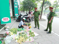 Phường Khương Đình quyết liệt xử lý vi phạm về trật tự đô thị