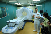 [ẢNH] Vận đen vây bám tàu bệnh viện được điều chống dịch Covid-19