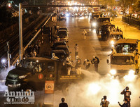 [ẢNH] Phun khử khuẩn bệnh viện Bạch Mai, chở người nhà bệnh nhân đến khu cách ly tập trung