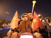 [ẢNH] Toàn cảnh xúc động đón mừng những người hùng của bóng đá Việt Nam