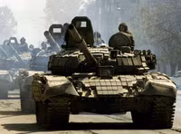 [ẢNH] Hơn 1.000 xe tăng Nga áp sát biên giới gia tăng sức ép lên Ukraine