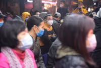 Lo sợ virus Corona, khách hàng không còn chen chúc cửa hàng vàng ngày Thần Tài