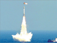 [ẢNH] Uy lực tên lửa hạt nhân phóng từ tàu ngầm B-05 của Ấn Độ