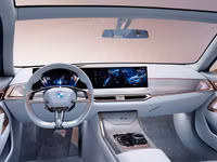 [ẢNH] BMW i4 concept EV trình làng với lưới tản nhiệt siêu khổng lồ