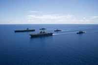 [ẢNH] Nhóm tác chiến tàu sân bay Mỹ rầm rập tập trận trên biển Đông