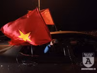 [ẢNH] Toàn cảnh xúc động đón mừng những người hùng của bóng đá Việt Nam