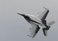 [ẢNH] Tiêm kích hạm mạnh nhất của Mỹ ào ạt không kích các mục tiêu trong lãnh thổ Syria