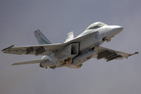 [ẢNH] Sự xuất hiện của F/A-18 Mỹ tại Đà Nẵng là tiền đề để Việt Nam có thể nghiên cứu, trang bị