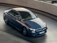 [ẢNH] Mercedes-AMG A35 sedan: Nhỏ gọn nhưng vẫn đẳng cấp