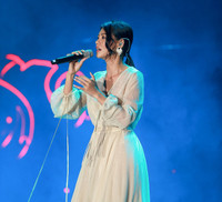 Khán giả vỡ oà với màn biểu diễn piano bay trong đêm Love Songs Party