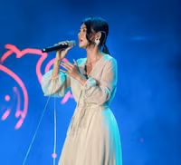 Khán giả vỡ oà với màn biểu diễn piano bay trong đêm Love Songs Party