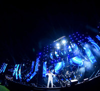 Khán giả vỡ oà với màn biểu diễn piano bay trong đêm Love Songs Party