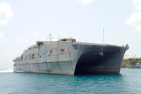 [ANH] Chiến hạm đổ bộ siêu tốc Mỹ lớp Spearhead rẽ sóng trên biển Đông